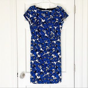 Talbots Shift Dress 8 Blue & White Floral Knit Short Sleeves Knee Length